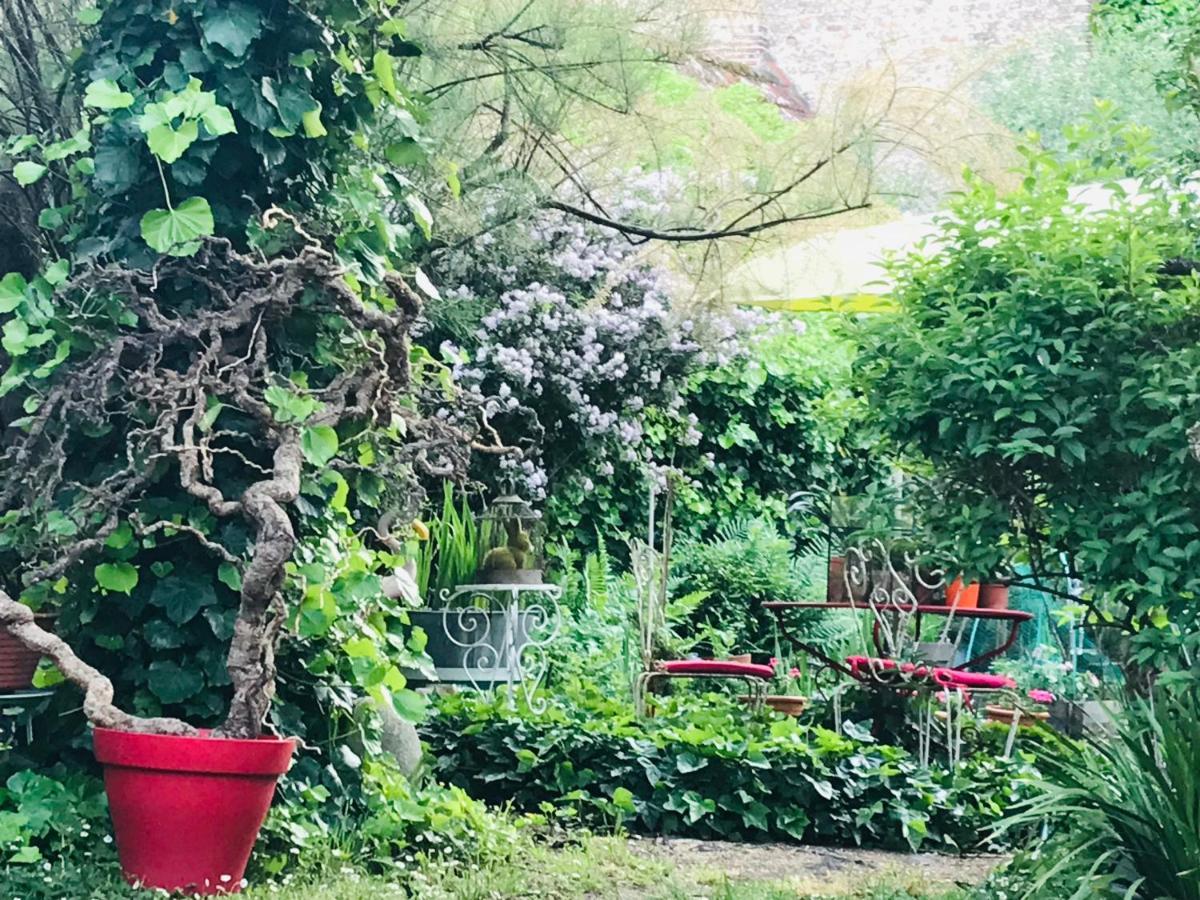 La Maison Des Roses Moulins  Exteriör bild